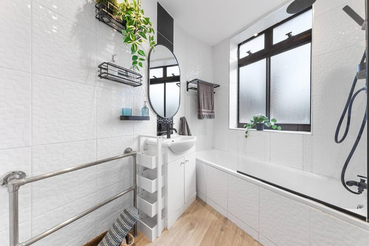 Stylish, Fully Equipped Central Apartment Beside Hyde Park London Exterior foto